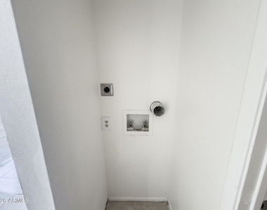 308 E Vogel Avenue - Photo Thumbnail 17