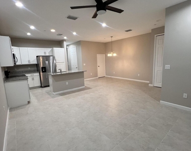 14404 Emerald Place Way - Photo Thumbnail 3