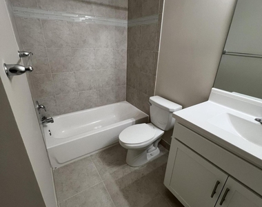 14404 Emerald Place Way - Photo Thumbnail 12