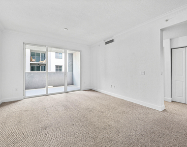 1660 Renaissance Commons Boulevard - Photo Thumbnail 10