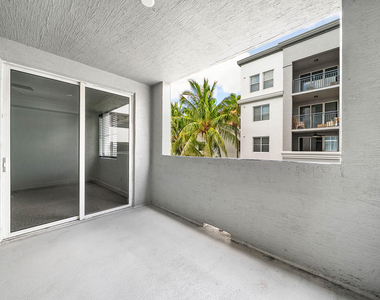 1660 Renaissance Commons Boulevard - Photo Thumbnail 21