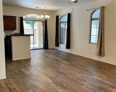 2401 E Rio Salado Parkway - Photo Thumbnail 2