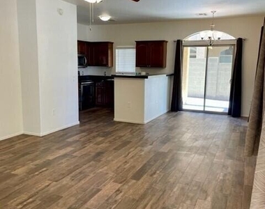 2401 E Rio Salado Parkway - Photo Thumbnail 3
