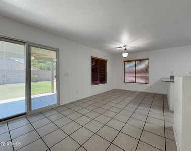 11595 W Holly Street - Photo Thumbnail 10