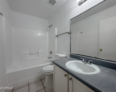 11595 W Holly Street - Photo Thumbnail 6