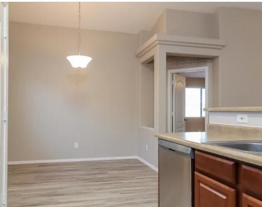 5448 S 237th Lane - Photo Thumbnail 3