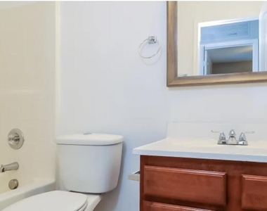 5448 S 237th Lane - Photo Thumbnail 12