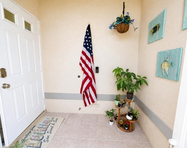 4214 Se Home Way - Photo Thumbnail 1