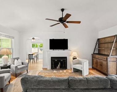 219 31st Street - Photo Thumbnail 2