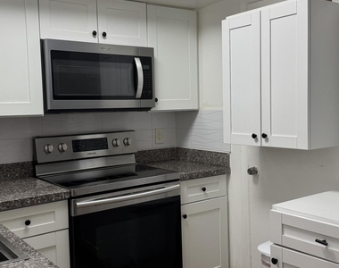 3701 Jackson Street - Photo Thumbnail 2