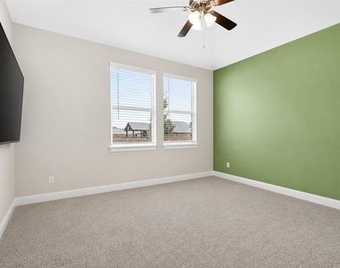 2504 Wren Lane - Photo Thumbnail 24