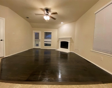 791 Stefhanie Drive - Photo Thumbnail 4