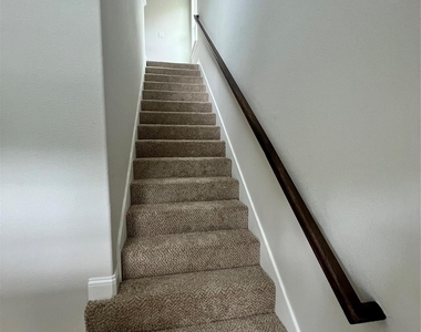 210 Mineral Wells Street - Photo Thumbnail 8