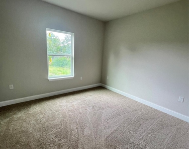 210 Mineral Wells Street - Photo Thumbnail 12