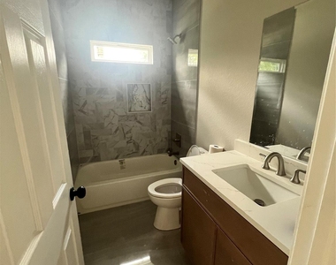 210 Mineral Wells Street - Photo Thumbnail 11