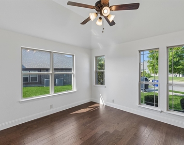 500 Cottage Place - Photo Thumbnail 20