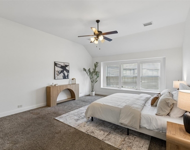 500 Cottage Place - Photo Thumbnail 18