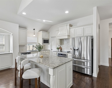 500 Cottage Place - Photo Thumbnail 14