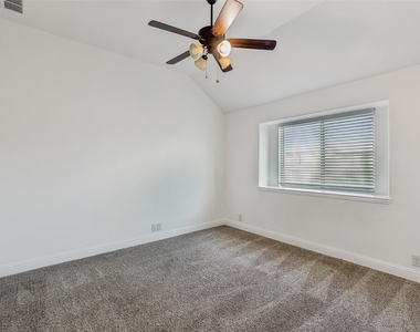 500 Cottage Place - Photo Thumbnail 23
