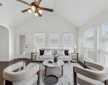 500 Cottage Place - Photo Thumbnail 11
