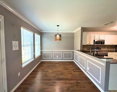 12614 Oceanside Drive - Photo Thumbnail 7