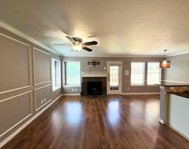 12614 Oceanside Drive - Photo Thumbnail 5