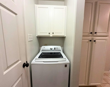 12614 Oceanside Drive - Photo Thumbnail 11