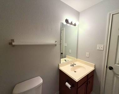 12614 Oceanside Drive - Photo Thumbnail 20