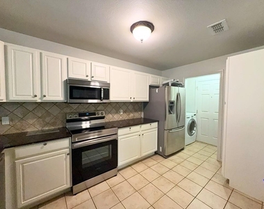 12614 Oceanside Drive - Photo Thumbnail 9