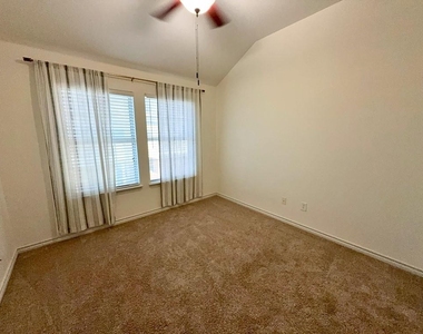 12614 Oceanside Drive - Photo Thumbnail 22