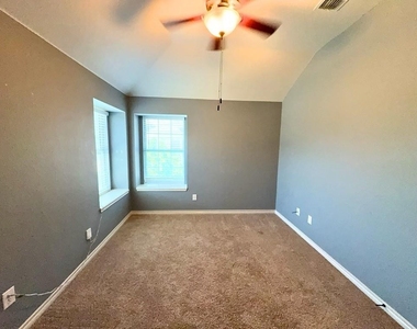 12614 Oceanside Drive - Photo Thumbnail 19