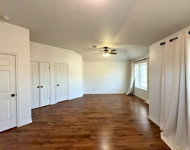 12614 Oceanside Drive - Photo Thumbnail 12