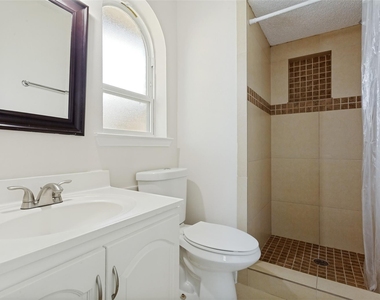 5420 Prince Drive - Photo Thumbnail 7