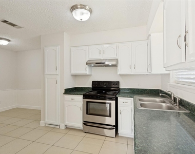 5420 Prince Drive - Photo Thumbnail 4