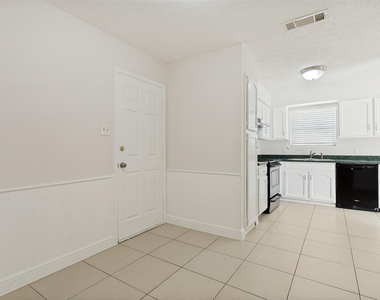 5420 Prince Drive - Photo Thumbnail 5