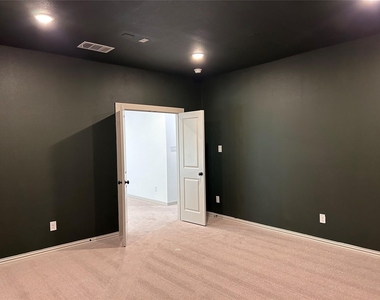 2712 Rolling Meadow Road - Photo Thumbnail 17