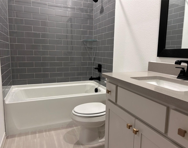 2712 Rolling Meadow Road - Photo Thumbnail 25