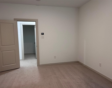 2712 Rolling Meadow Road - Photo Thumbnail 24
