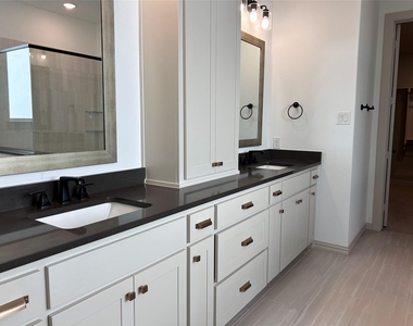 2712 Rolling Meadow Road - Photo Thumbnail 8