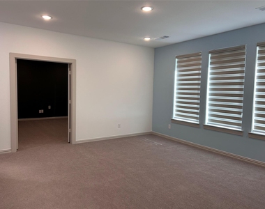 2712 Rolling Meadow Road - Photo Thumbnail 15