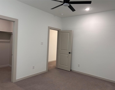 2712 Rolling Meadow Road - Photo Thumbnail 19