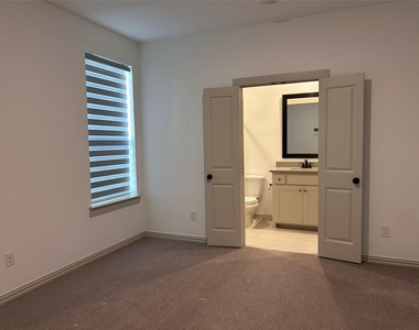 2712 Rolling Meadow Road - Photo Thumbnail 23