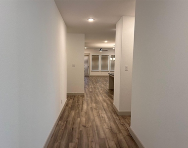 2712 Rolling Meadow Road - Photo Thumbnail 4