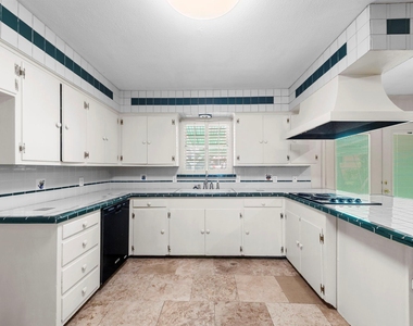 5007 Rockport Drive - Photo Thumbnail 5