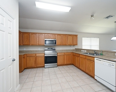 3924 Palace Place - Photo Thumbnail 9