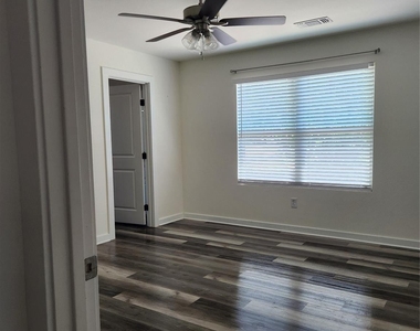410 S 2nd Street - Photo Thumbnail 19