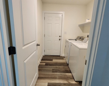 410 S 2nd Street - Photo Thumbnail 14