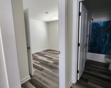410 S 2nd Street - Photo Thumbnail 15