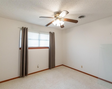 109 Clark Road - Photo Thumbnail 18