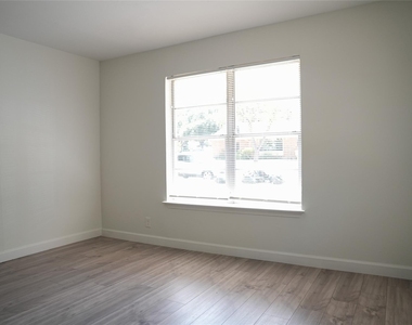 6565 Ascot Lane - Photo Thumbnail 28